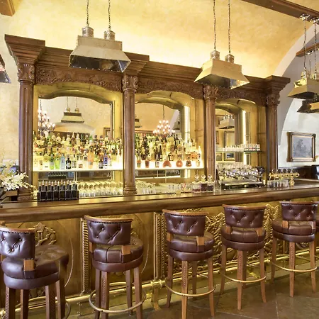 Iron Gate Hotel & Suites Prague By Bhg-2